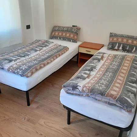 Paragole Pera